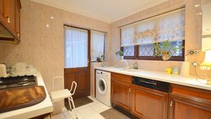 Photo 16- click for photo gallery